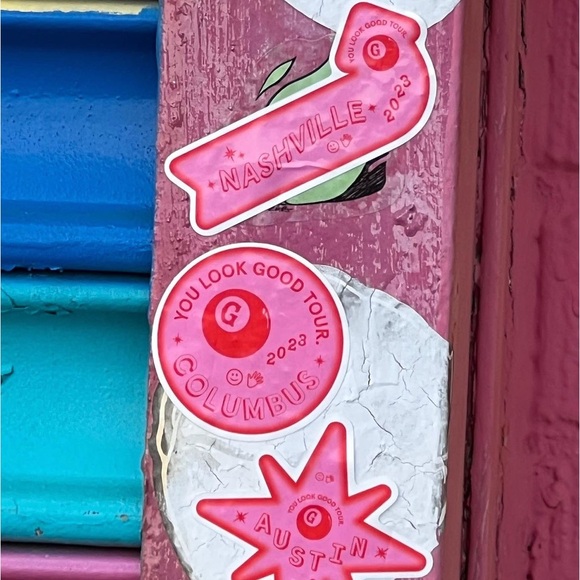 GLOSSIER ISO ITEMS!!!!! - Picture 2 of 2